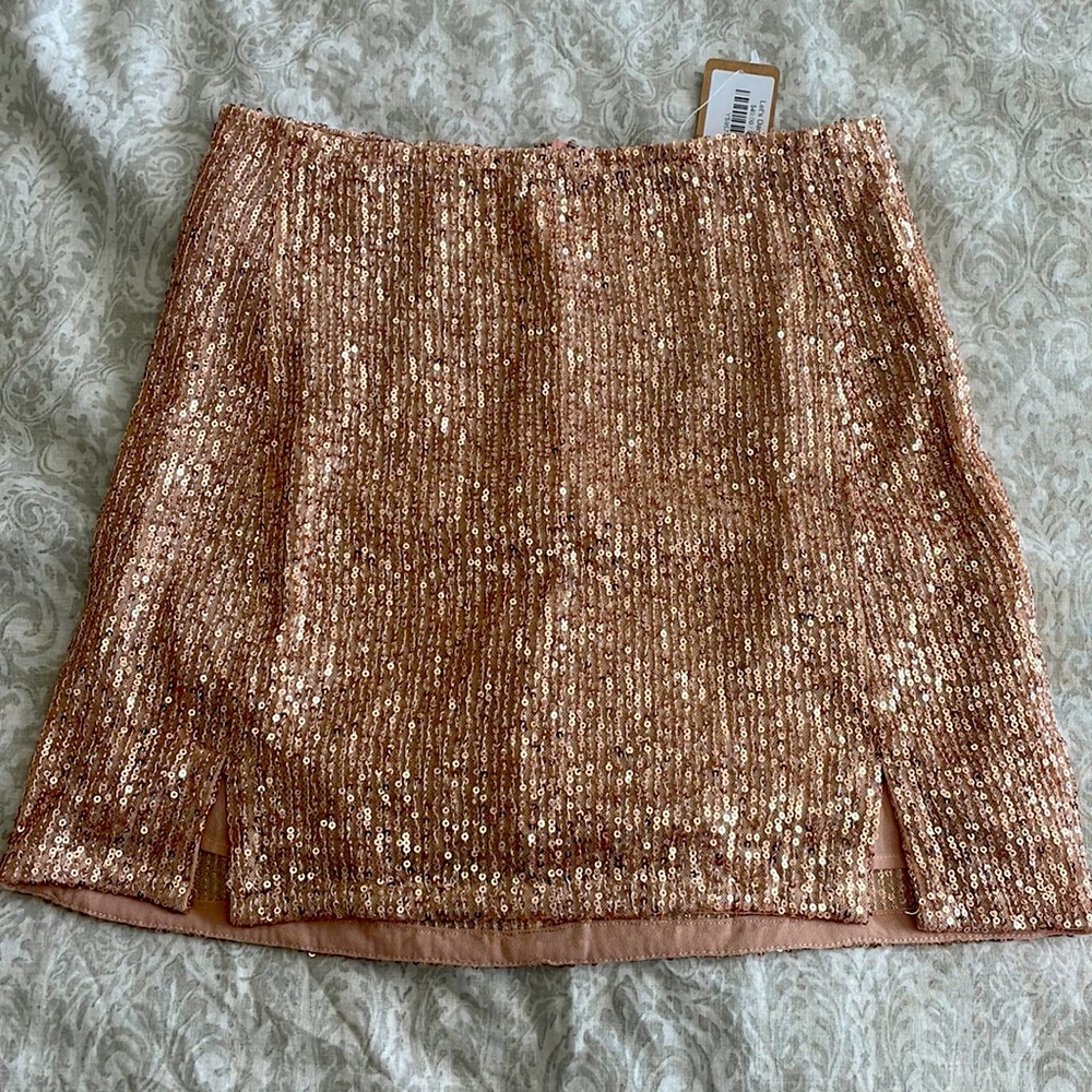 Boutique mini skirt I’m Rose Gold NWT